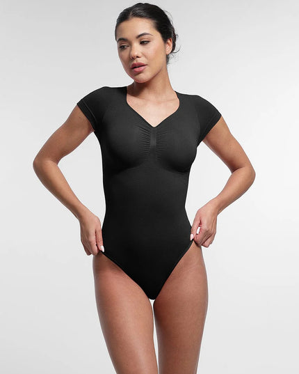 Novelia™ Sculpt – tvarující body s krátkým rukávem a tanga střihem