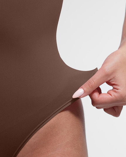 Novelia™ Sculpt – tvarující body s krátkým rukávem a tanga střihem
