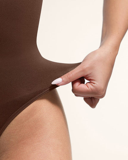 Novelia™ Sculpt – tvarující body se zipem a tanga střihem