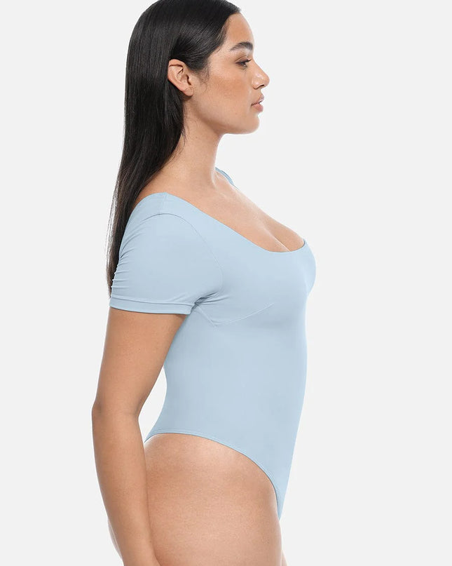 Novelia™ Sculpt – tvarující body se čtvercovým výstřihem a tanga střihem