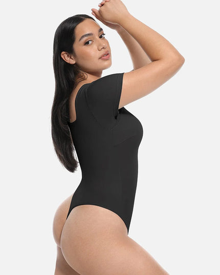 Novelia™ Sculpt – tvarující body se čtvercovým výstřihem a tanga střihem