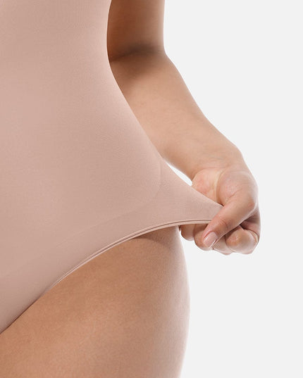 Novelia™ Sculpt – tvarující body s klasickým nohavičkovým střihem