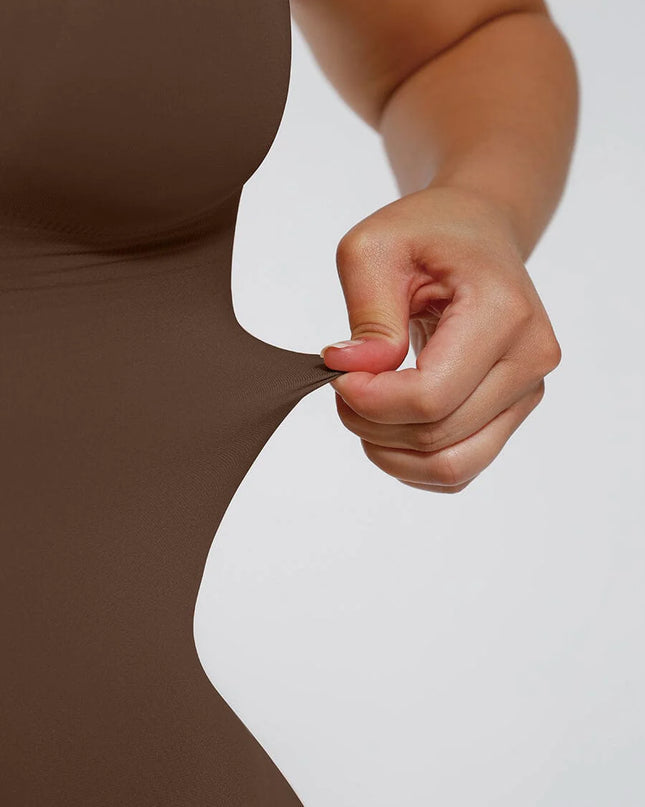 Novelia™ Sculpt – tvarující body s klasickým nohavičkovým střihem