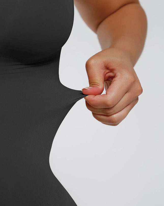 Novelia™ Sculpt – tvarující body s tanga střihem